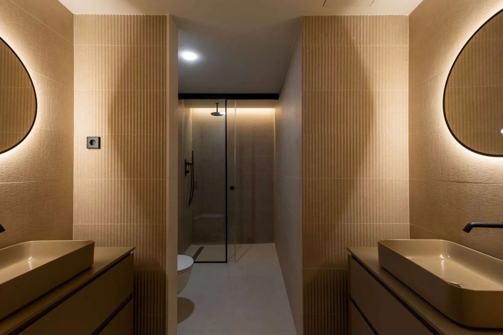 Détail de plan vasque et rangements